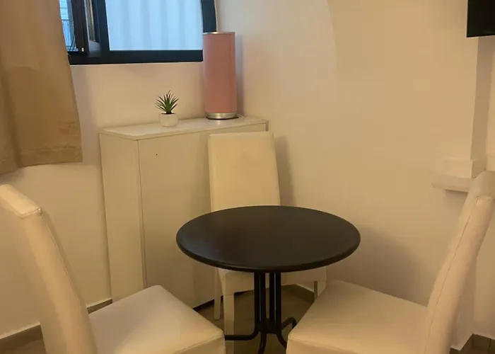 Petros Room CamereBed and Breakfast